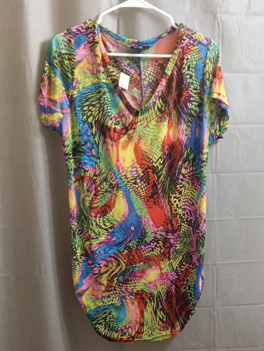 Love V-Neck Short Sleeve Tunic in Multicolor Abstract Print